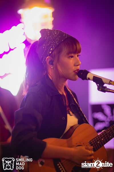 คอนเสิร์ต เอิ๊ต ภัทรวี ที่ร้าน Bottle Rocket Craft Beer Bar — photo 45