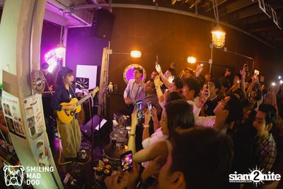 คอนเสิร์ต เอิ๊ต ภัทรวี ที่ร้าน Bottle Rocket Craft Beer Bar — photo 48