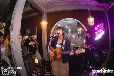 คอนเสิร์ต เอิ๊ต ภัทรวี ที่ร้าน Bottle Rocket Craft Beer Bar — photo 51