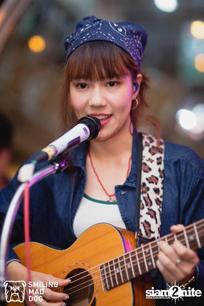 คอนเสิร์ต เอิ๊ต ภัทรวี ที่ร้าน Bottle Rocket Craft Beer Bar — photo 52