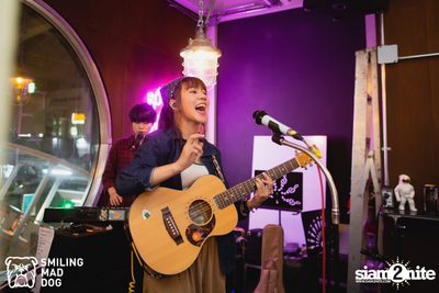 คอนเสิร์ต เอิ๊ต ภัทรวี ที่ร้าน Bottle Rocket Craft Beer Bar — photo 67