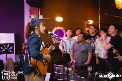 คอนเสิร์ต เอิ๊ต ภัทรวี ที่ร้าน Bottle Rocket Craft Beer Bar — photo 74
