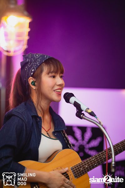 คอนเสิร์ต เอิ๊ต ภัทรวี ที่ร้าน Bottle Rocket Craft Beer Bar — photo 79