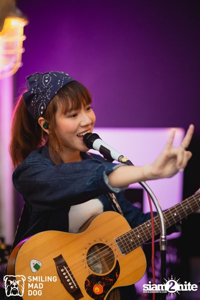 คอนเสิร์ต เอิ๊ต ภัทรวี ที่ร้าน Bottle Rocket Craft Beer Bar — photo 82