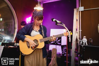 คอนเสิร์ต เอิ๊ต ภัทรวี ที่ร้าน Bottle Rocket Craft Beer Bar — photo 86