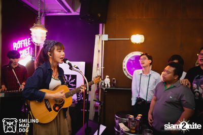 คอนเสิร์ต เอิ๊ต ภัทรวี ที่ร้าน Bottle Rocket Craft Beer Bar — photo 87