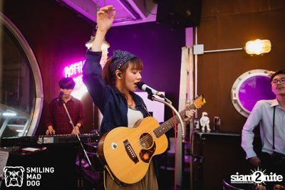 คอนเสิร์ต เอิ๊ต ภัทรวี ที่ร้าน Bottle Rocket Craft Beer Bar — photo 88