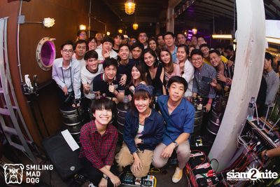คอนเสิร์ต เอิ๊ต ภัทรวี ที่ร้าน Bottle Rocket Craft Beer Bar — photo 90