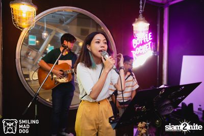 คอนเสิร์ต เอิ๊ต ภัทรวี ที่ร้าน Bottle Rocket Craft Beer Bar — photo 99