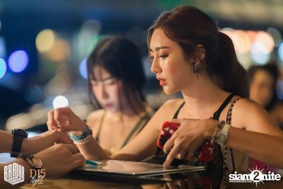 1st Anniversary กับ Brooks x Jewelz & Sparks ที่ บาร์บาร์บาร์ — photo 7