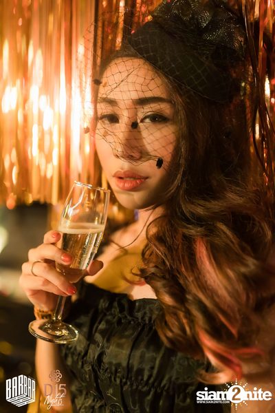 1st Anniversary กับ Brooks x Jewelz & Sparks ที่ บาร์บาร์บาร์ — photo 30