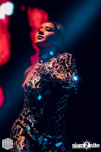 1st Anniversary กับ Brooks x Jewelz & Sparks ที่ บาร์บาร์บาร์ — photo 49