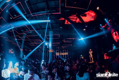1st Anniversary กับ Brooks x Jewelz & Sparks ที่ บาร์บาร์บาร์ — photo 50