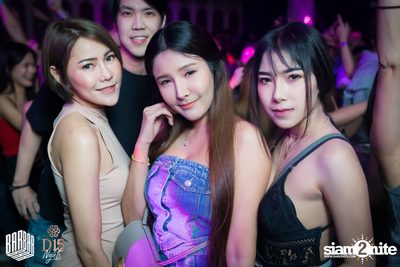 1st Anniversary กับ Brooks x Jewelz & Sparks ที่ บาร์บาร์บาร์ — photo 79