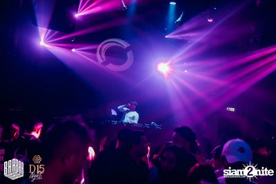 1st Anniversary กับ Brooks x Jewelz & Sparks ที่ บาร์บาร์บาร์ — photo 80