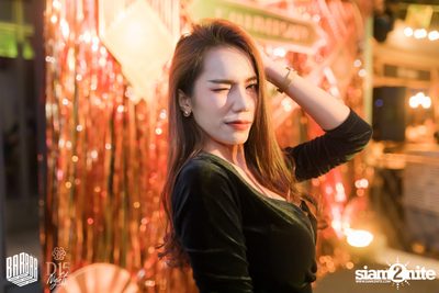 1st Anniversary กับ Brooks x Jewelz & Sparks ที่ บาร์บาร์บาร์ — photo 82