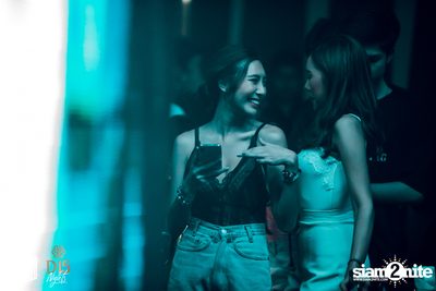 1st Anniversary กับ Brooks x Jewelz & Sparks ที่ บาร์บาร์บาร์ — photo 92