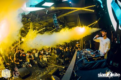 1st Anniversary กับ Brooks x Jewelz & Sparks ที่ บาร์บาร์บาร์ — photo 98