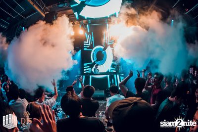 1st Anniversary กับ Brooks x Jewelz & Sparks ที่ บาร์บาร์บาร์ — photo 110