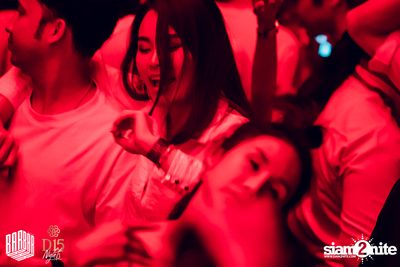 1st Anniversary กับ Brooks x Jewelz & Sparks ที่ บาร์บาร์บาร์ — photo 124