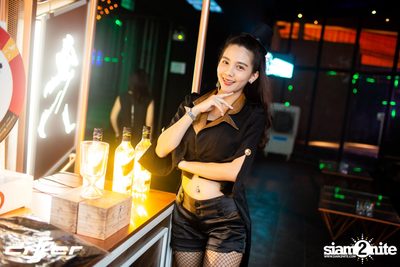 JEWELZ & SPARKS ที่ ดิฟเฟอร์ ผับ พัทยา — photo 10