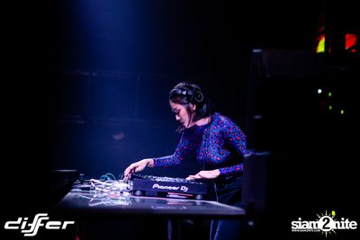 JEWELZ & SPARKS ที่ ดิฟเฟอร์ ผับ พัทยา — photo 13