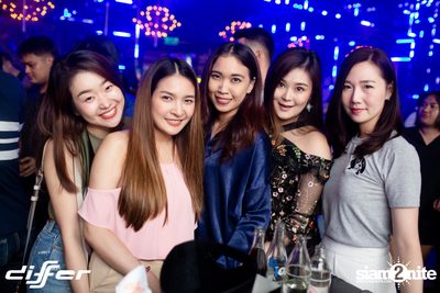 JEWELZ & SPARKS ที่ ดิฟเฟอร์ ผับ พัทยา — photo 17