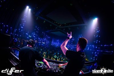 JEWELZ & SPARKS ที่ ดิฟเฟอร์ ผับ พัทยา — photo 48