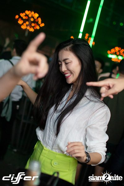 JEWELZ & SPARKS ที่ ดิฟเฟอร์ ผับ พัทยา — photo 67