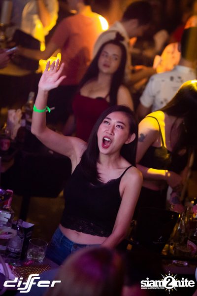 JEWELZ & SPARKS ที่ ดิฟเฟอร์ ผับ พัทยา — photo 79