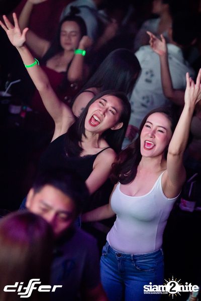 JEWELZ & SPARKS ที่ ดิฟเฟอร์ ผับ พัทยา — photo 80