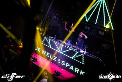 JEWELZ & SPARKS ที่ ดิฟเฟอร์ ผับ พัทยา — photo 85