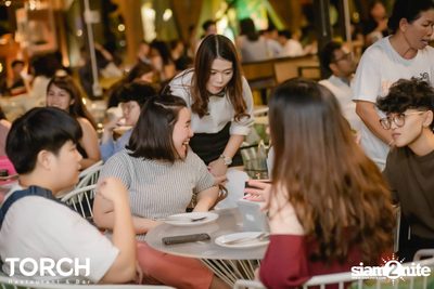 อิ้งค์ วรันธร ที่ ทอร์ช เรสเตอร์รอง แอนด์ บาร์ — photo 39
