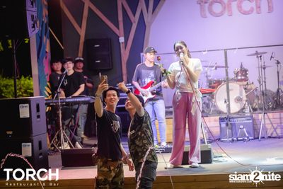 อิ้งค์ วรันธร ที่ ทอร์ช เรสเตอร์รอง แอนด์ บาร์ — photo 143