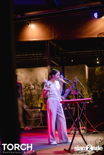 อิ้งค์ วรันธร ที่ ทอร์ช เรสเตอร์รอง แอนด์ บาร์ — photo 154