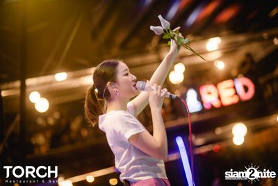 อิ้งค์ วรันธร ที่ ทอร์ช เรสเตอร์รอง แอนด์ บาร์ — photo 165
