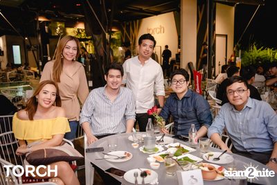อิ้งค์ วรันธร ที่ ทอร์ช เรสเตอร์รอง แอนด์ บาร์ — photo 189