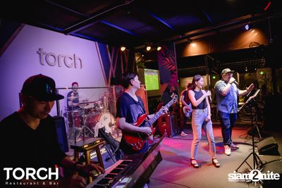 อิ้งค์ วรันธร ที่ ทอร์ช เรสเตอร์รอง แอนด์ บาร์ — photo 202