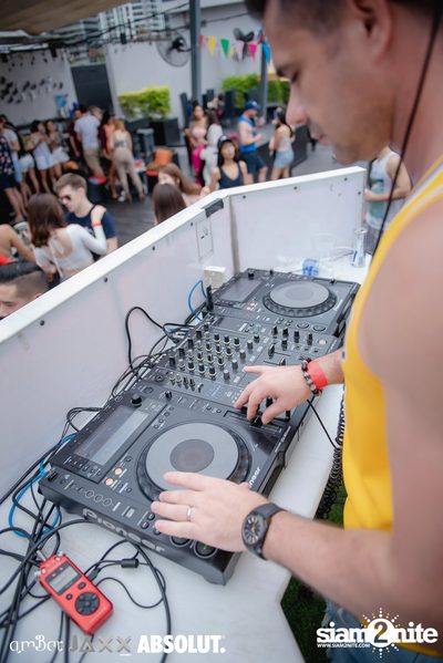 amBar Pool Party ที่ Four Points by Sheraton — photo 84