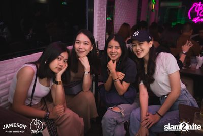 Season Five ที่ เทเลอร์ อโศก — photo 15