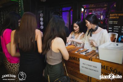 Season Five ที่ เทเลอร์ อโศก — photo 22