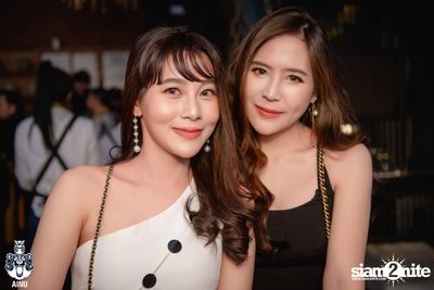 Saturday Night at Ainu Bar — photo 10