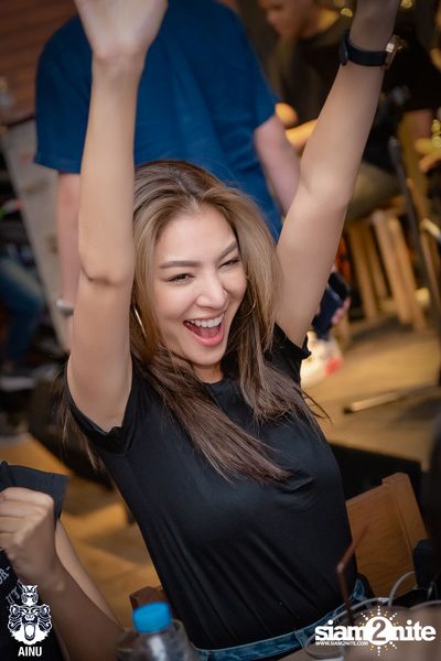 Saturday Night at Ainu Bar — photo 12