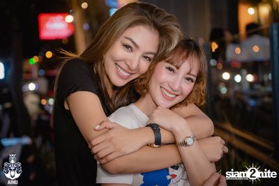 Saturday Night at Ainu Bar — photo 45
