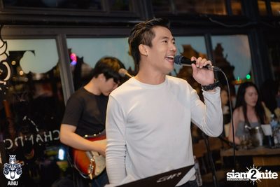 Saturday Night at Ainu Bar — photo 48