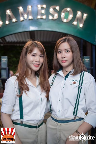 ตู่ ภพธร ที่ วอร์ม อัพ คาเฟ่ เชียงใหม่ — photo 1