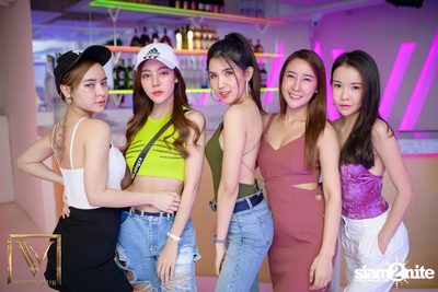 Friday Night at V Nightclub — photo 28