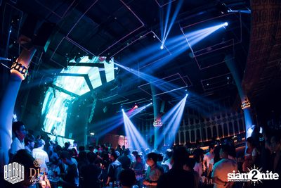 Friday Night at BARBARBAR — photo 8