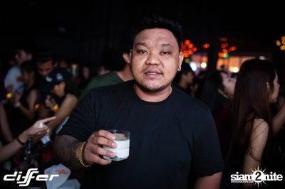 Urboy TJ x Oat Pramote ที่ ดิฟเฟอร์ ผับ พัทยา — photo 15