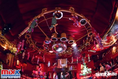 Sugar n Cream at MIXX Bangkok — photo 12